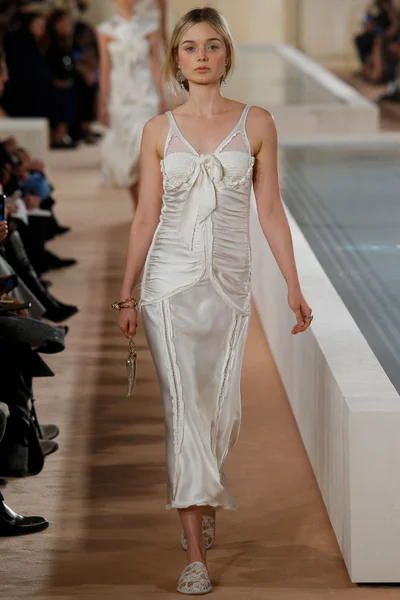 Look 2